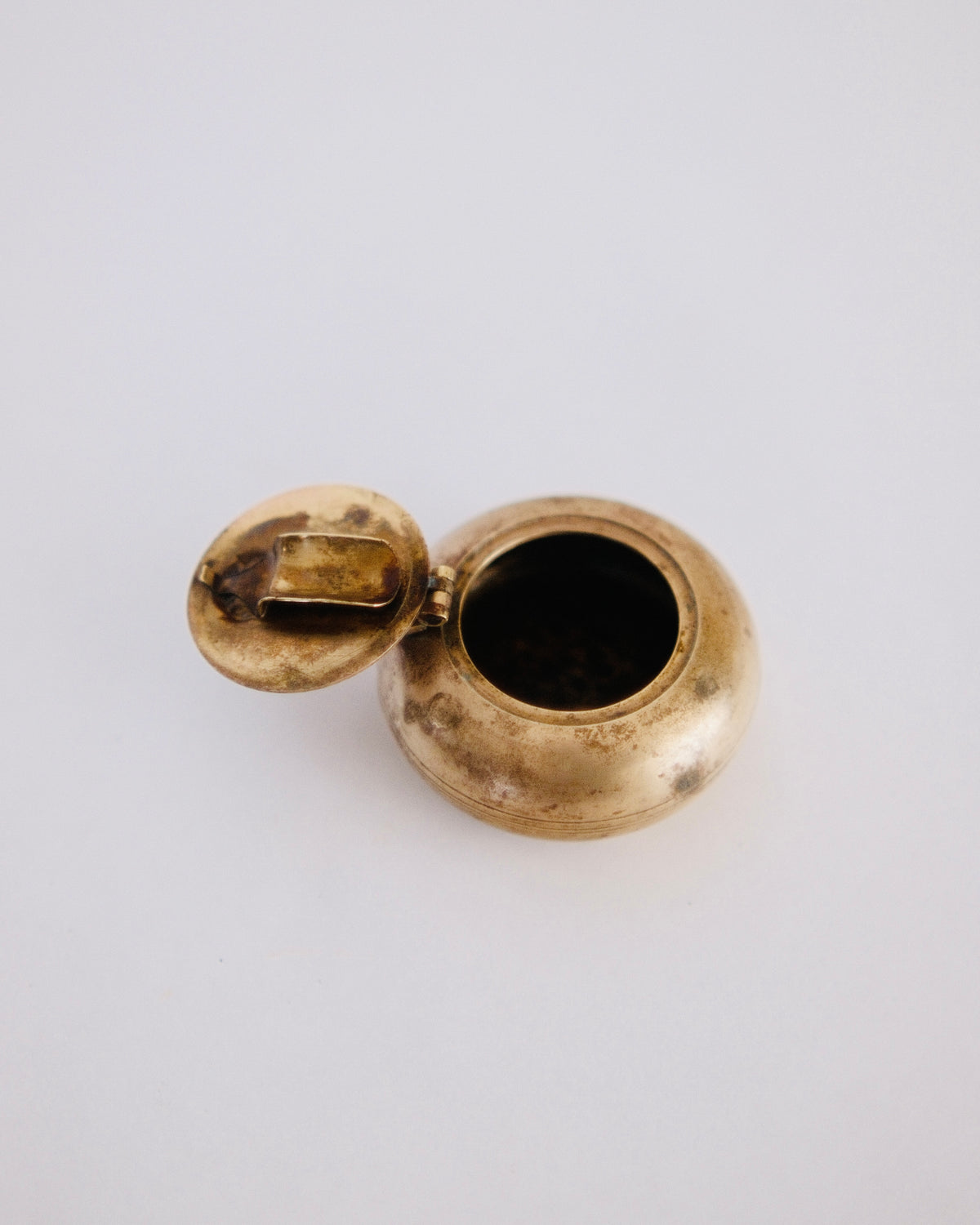 The Sailor's Companion | Vintage Brass Anchor Pocket Ashtray