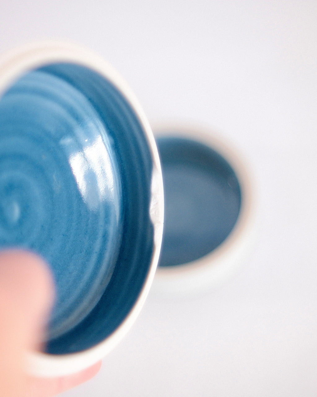 Vintage Iridescent Pearlized Porcelain Trinket Box | Deep Blue Interior